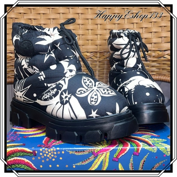 FARM RIO Made In Brazil Cerrado Sky Lug Sole Ankle Boots Booties Black White - Picture 12 of 12